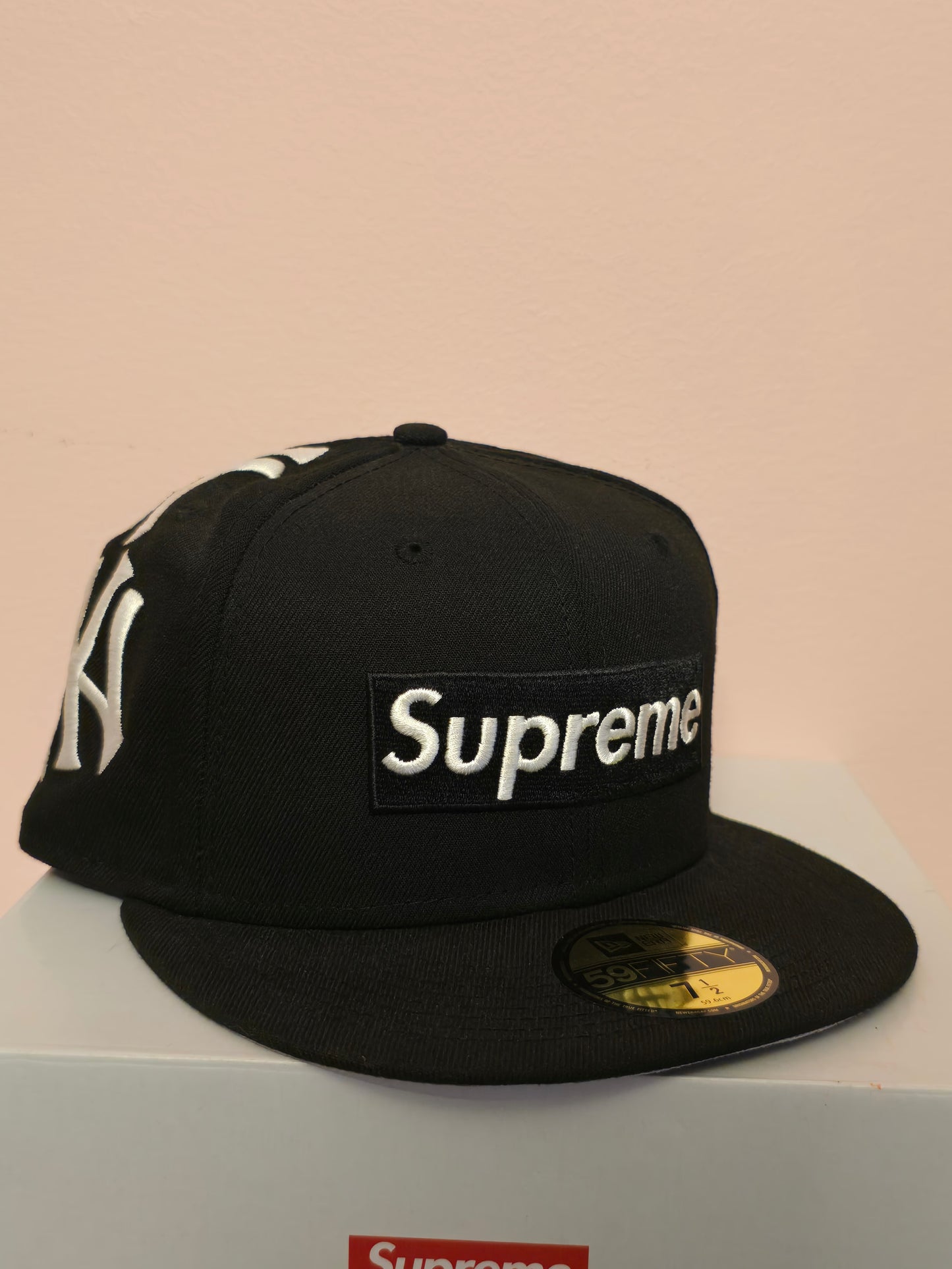 Supreme New Era Yankees Box Logo