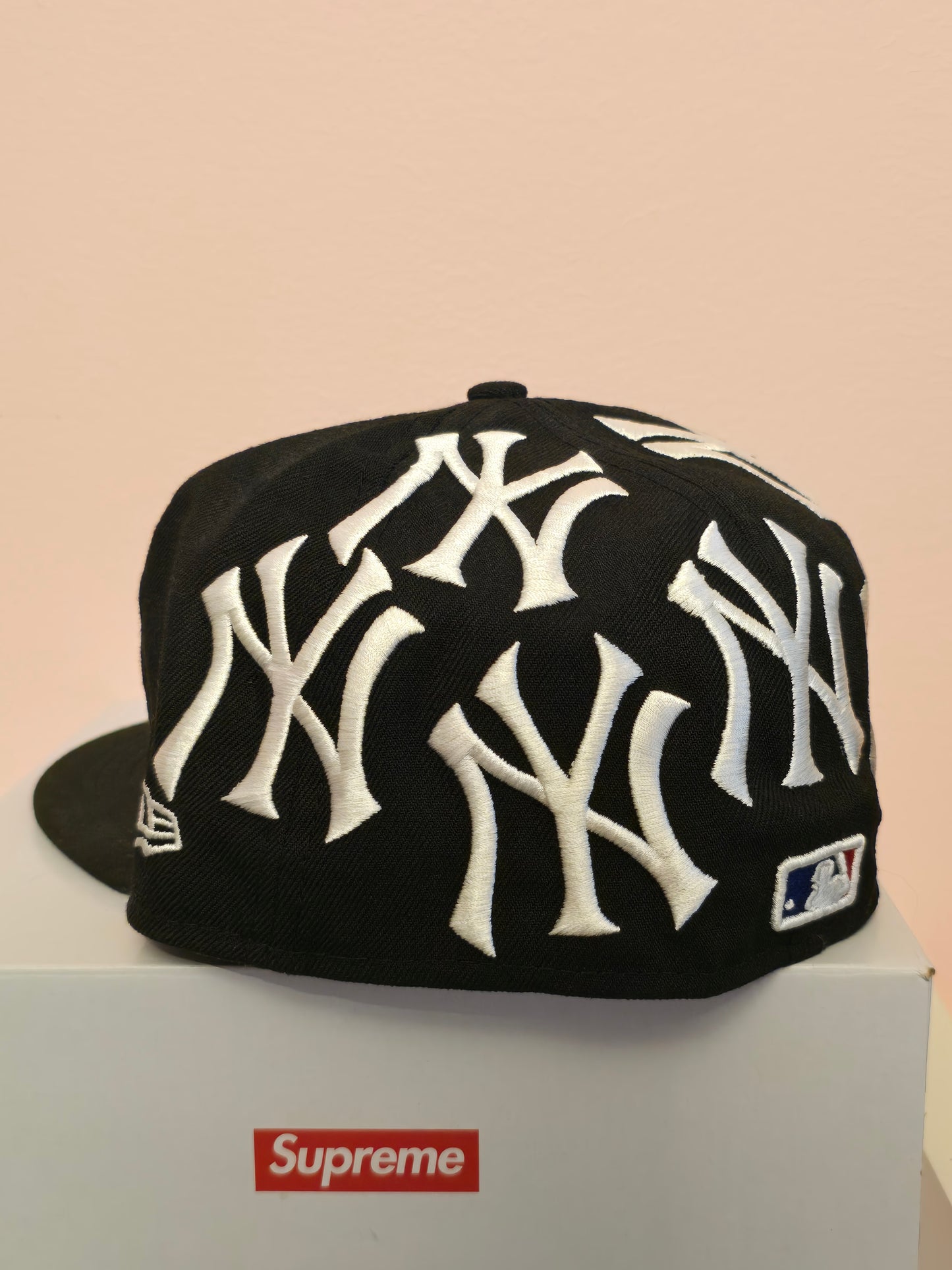 Supreme New Era Yankees Box Logo